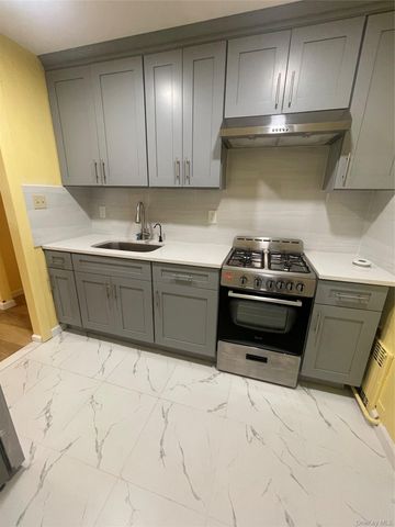 2585 Beach Drive 1st Floor, Merrick, NY 11566