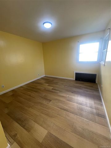 2585 Beach Drive 1st Floor, Merrick, NY 11566