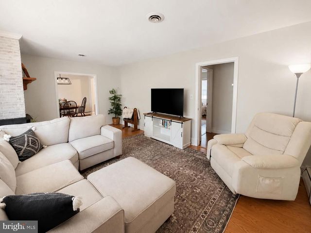 108 MARTIN ST, Bowling Green, VA 22427