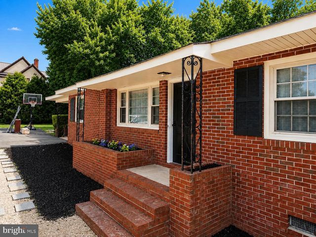 108 MARTIN ST, Bowling Green, VA 22427