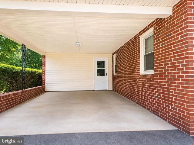 108 MARTIN ST, Bowling Green, VA 22427