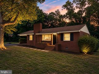 108 MARTIN ST, Bowling Green, VA 22427