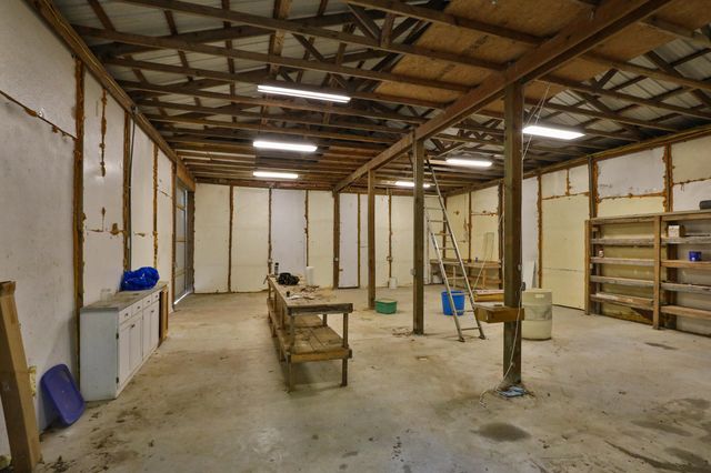 8 Dallion Ford Lane, Buffalo, MO 65622