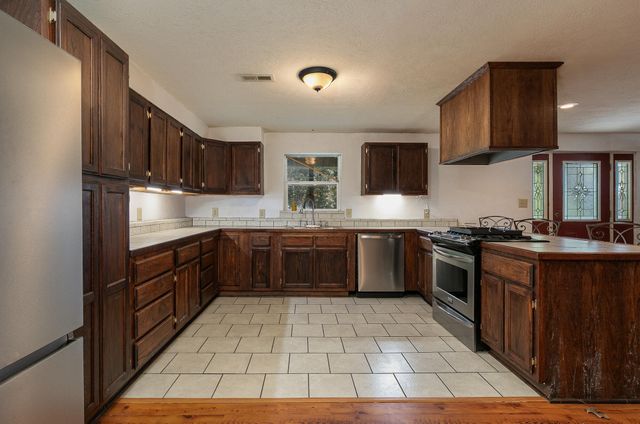 8 Dallion Ford Lane, Buffalo, MO 65622