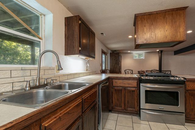 8 Dallion Ford Lane, Buffalo, MO 65622