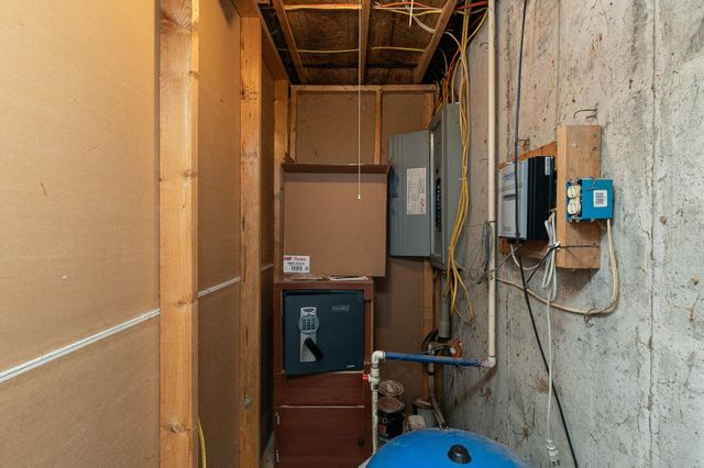 8 Dallion Ford Lane, Buffalo, MO 65622