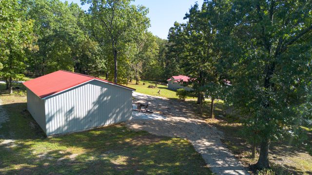 8 Dallion Ford Lane, Buffalo, MO 65622