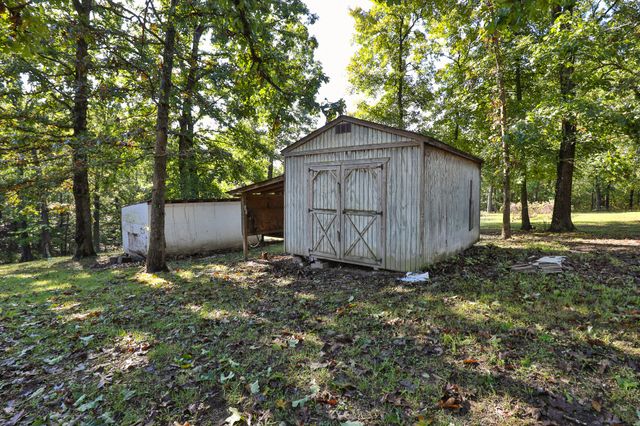 8 Dallion Ford Lane, Buffalo, MO 65622