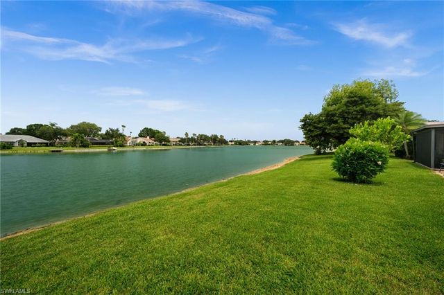 6588 Ilex CIR, Naples, FL 34109