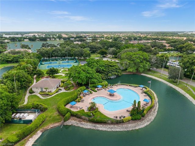 6588 Ilex CIR, Naples, FL 34109