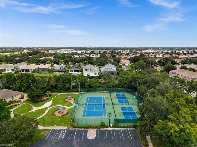6588 Ilex CIR, Naples, FL 34109