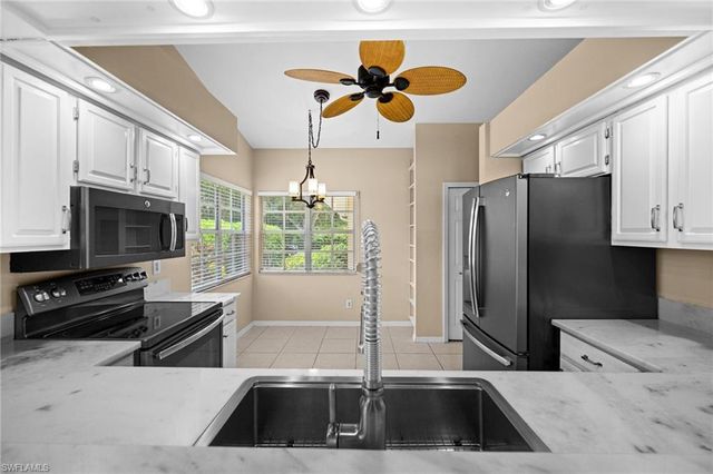 6588 Ilex CIR, Naples, FL 34109