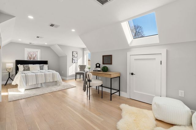 298 Cabot 298, Newton, MA 02460