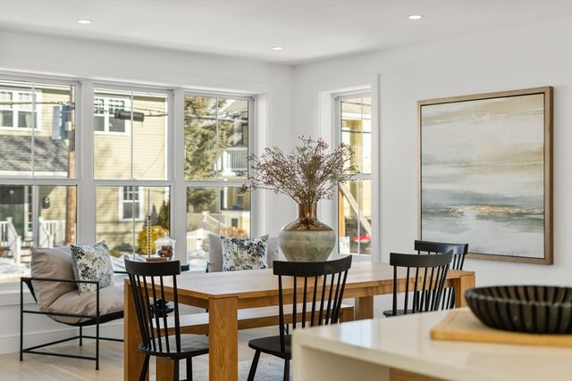 298 Cabot 298, Newton, MA 02460