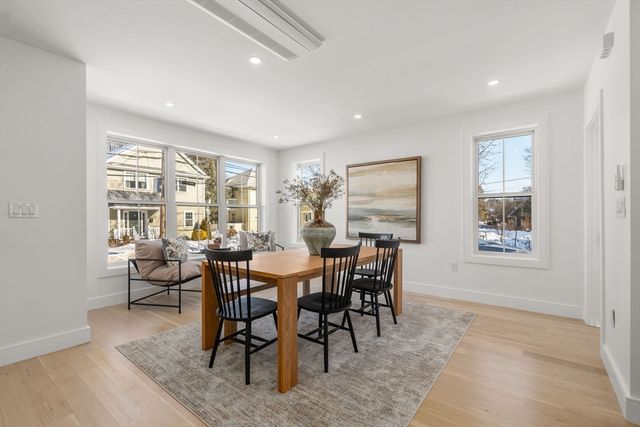 298 Cabot 298, Newton, MA 02460