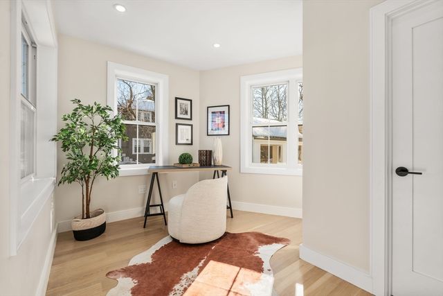 298 Cabot 298, Newton, MA 02460