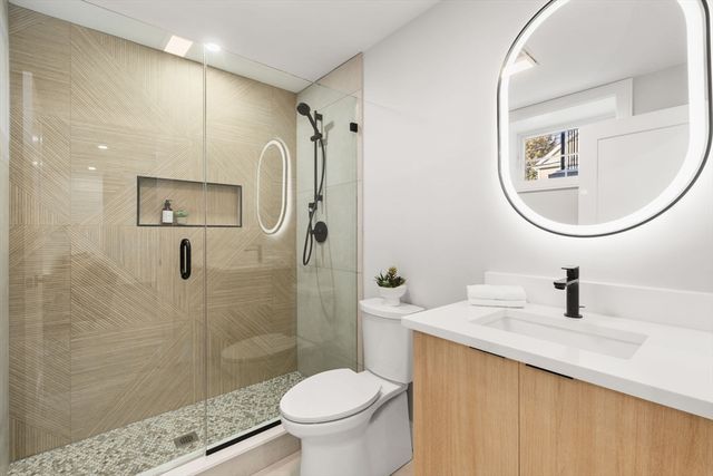 298 Cabot 298, Newton, MA 02460