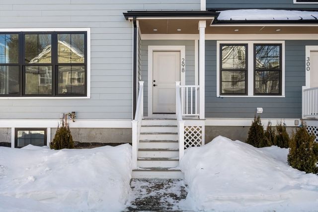 298 Cabot 298, Newton, MA 02460