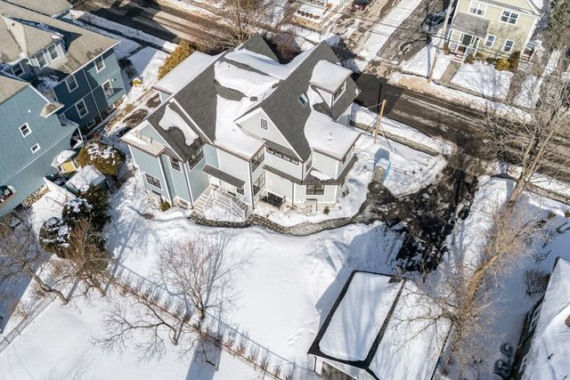 298 Cabot 298, Newton, MA 02460