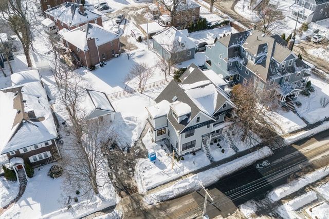 298 Cabot 298, Newton, MA 02460