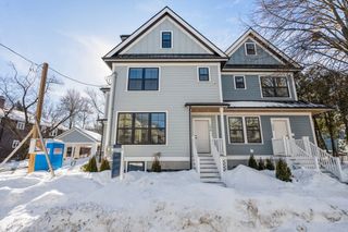 298 Cabot 298, Newton, MA 02460