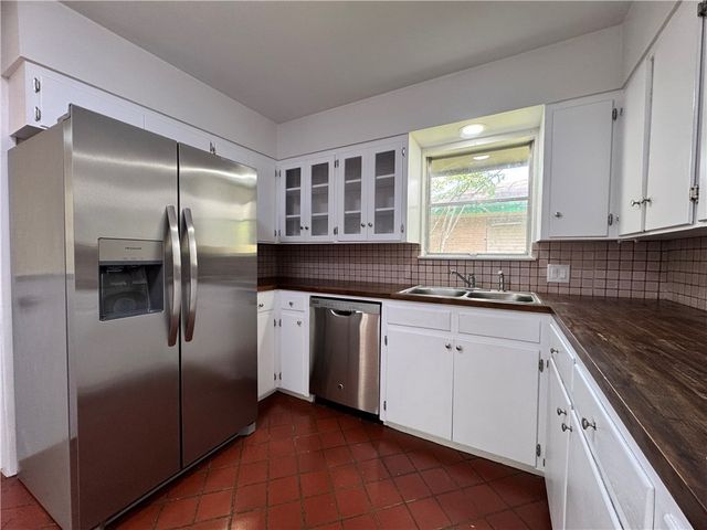 460 Palmetto St, Corpus Christi, TX 78412