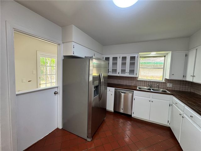 460 Palmetto St, Corpus Christi, TX 78412