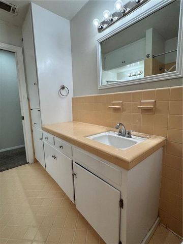 460 Palmetto St, Corpus Christi, TX 78412