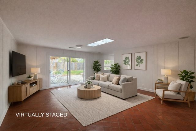 460 Palmetto St, Corpus Christi, TX 78412