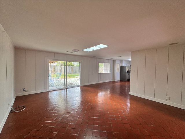 460 Palmetto St, Corpus Christi, TX 78412