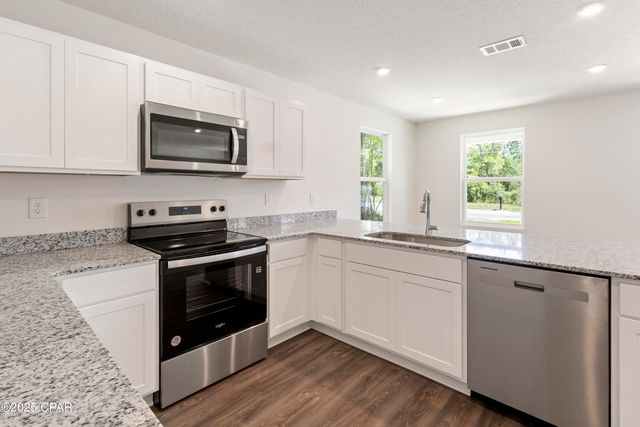 4105 Pinehurst Avenue, Chipley, FL 32428