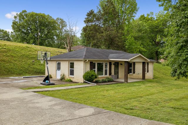 514 College Ave, E, Carthage, TN 37030