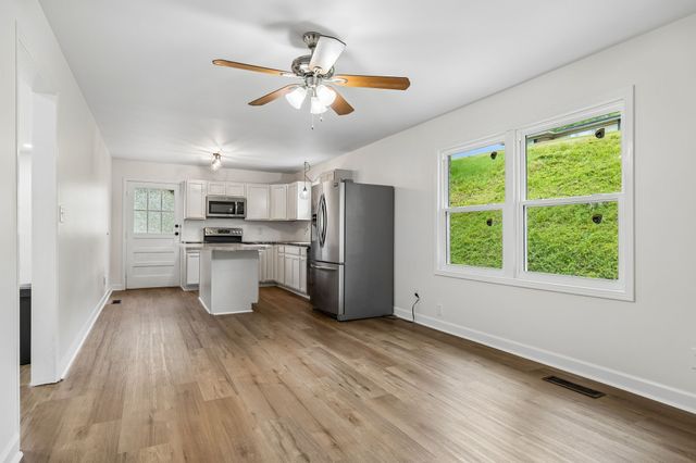 514 College Ave, E, Carthage, TN 37030