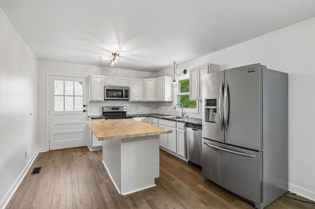 514 College Ave, E, Carthage, TN 37030