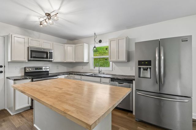 514 College Ave, E, Carthage, TN 37030