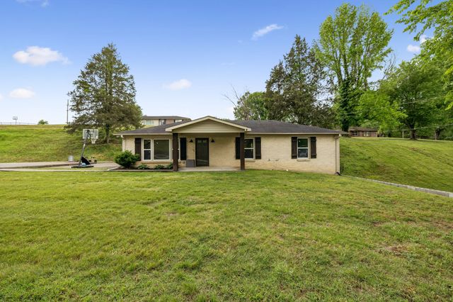 514 College Ave, E, Carthage, TN 37030