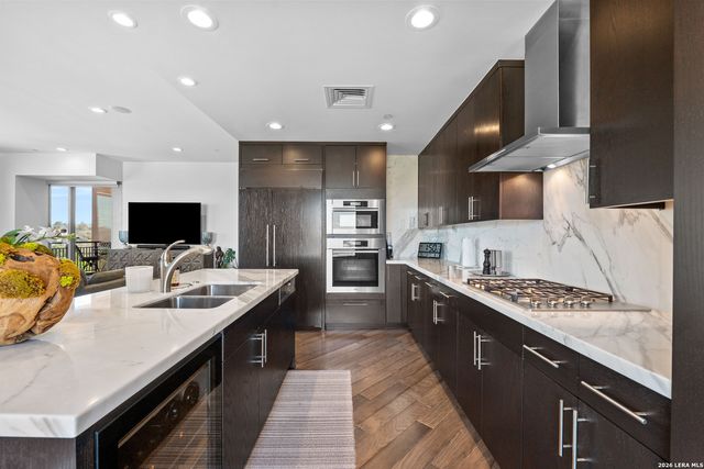 4242 Broadway Apt 606, San Antonio, TX 78209