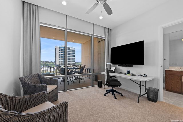 4242 Broadway Apt 606, San Antonio, TX 78209