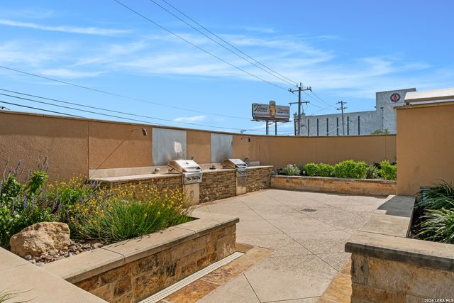 4242 Broadway Apt 606, San Antonio, TX 78209