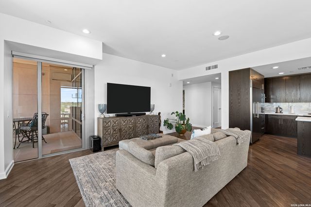 4242 Broadway Apt 606, San Antonio, TX 78209