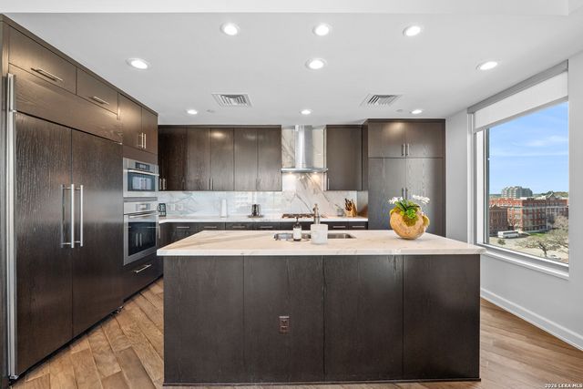 4242 Broadway Apt 606, San Antonio, TX 78209