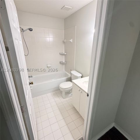 22831 SW 88th Pl 303, Cutler Bay, FL 33190