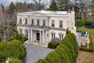 977 Sheridan Road, Winnetka, IL 60093