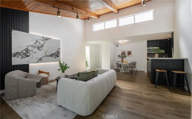 20134 Leadwell 307, Winnetka, CA 91306