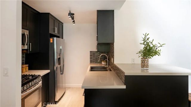 20134 Leadwell 307, Winnetka, CA 91306