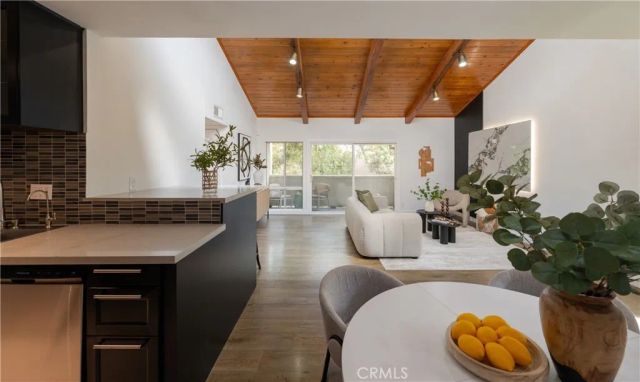 20134 Leadwell 307, Winnetka, CA 91306