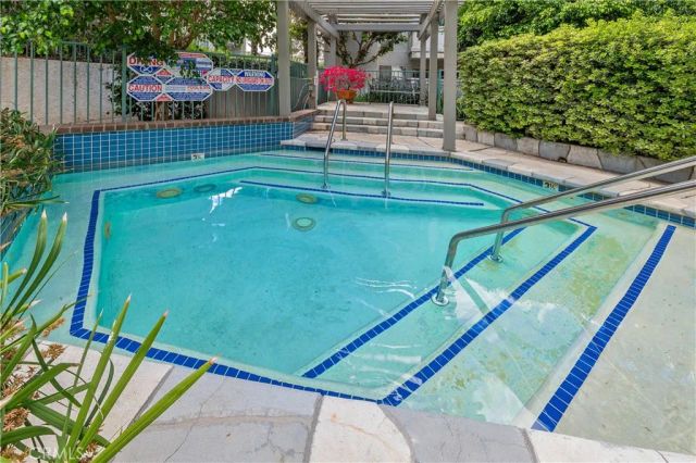 20134 Leadwell 307, Winnetka, CA 91306