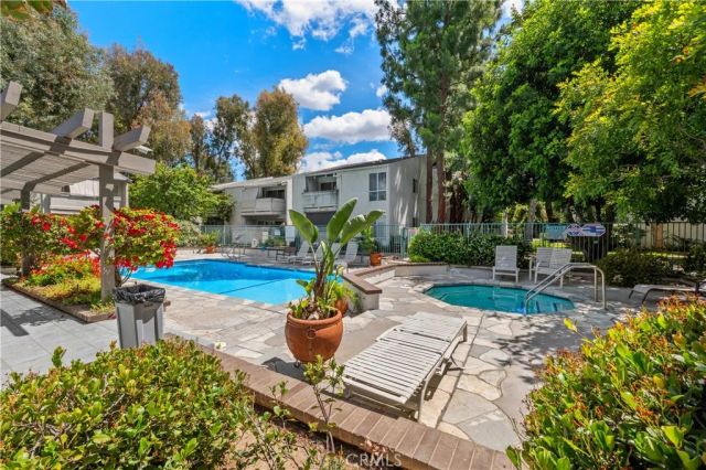 20134 Leadwell 307, Winnetka, CA 91306