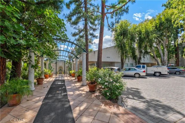 20134 Leadwell 307, Winnetka, CA 91306
