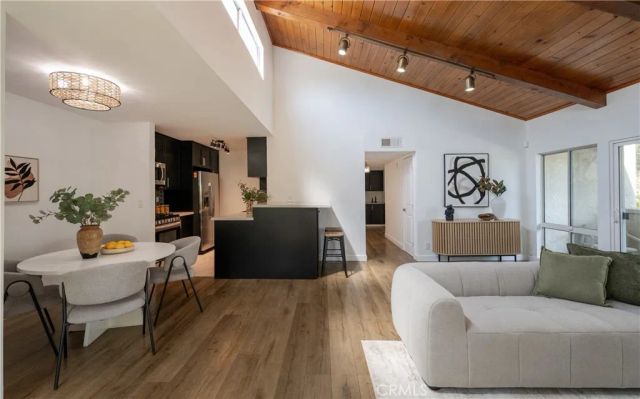 20134 Leadwell 307, Winnetka, CA 91306